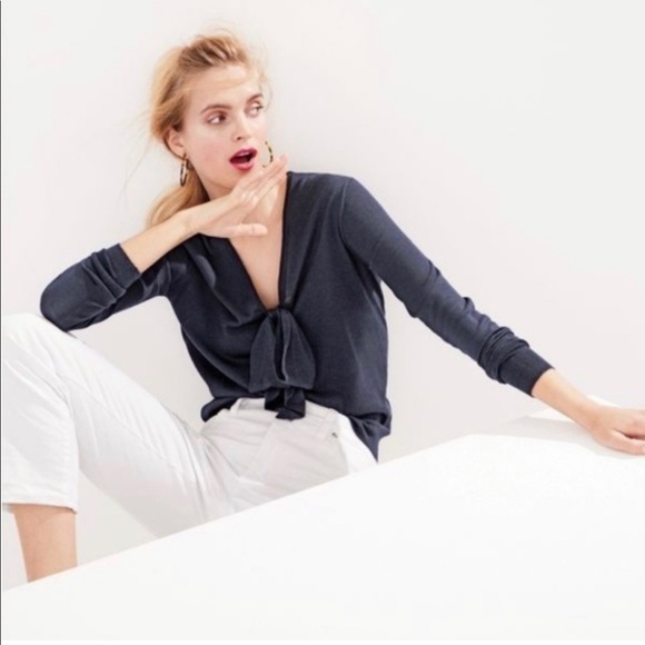 J. Crew Sweaters - NWT J. Crew Lightweight Bow Sweater Merino Wool XS